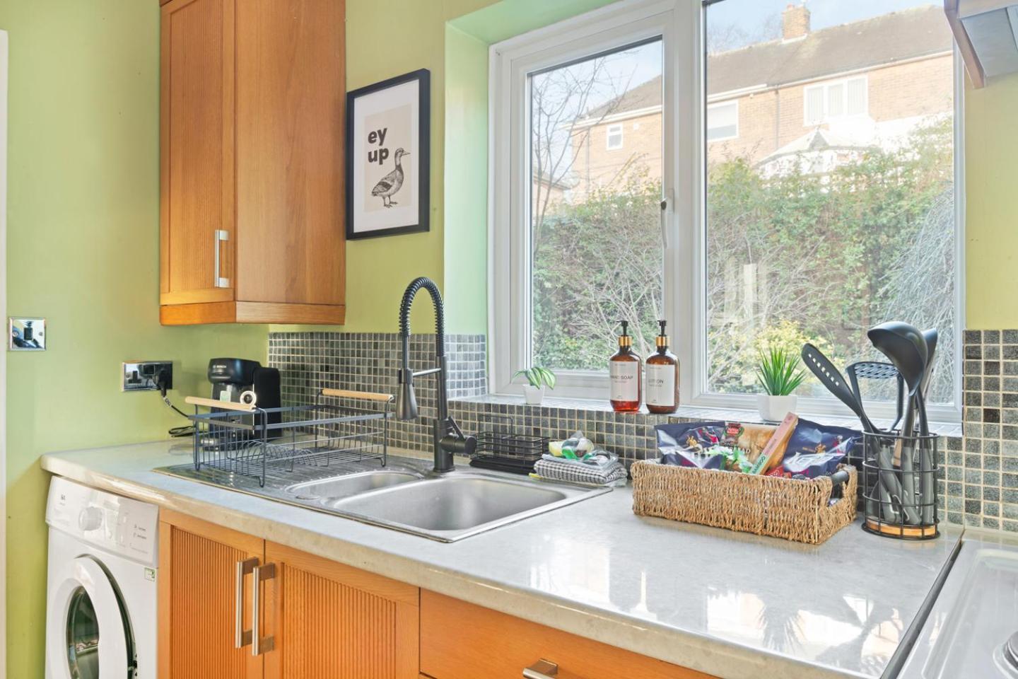 3 Bedroom House - Well Presented - Spacious - Flexible Check In - Free Parking Nottingham Kültér fotó